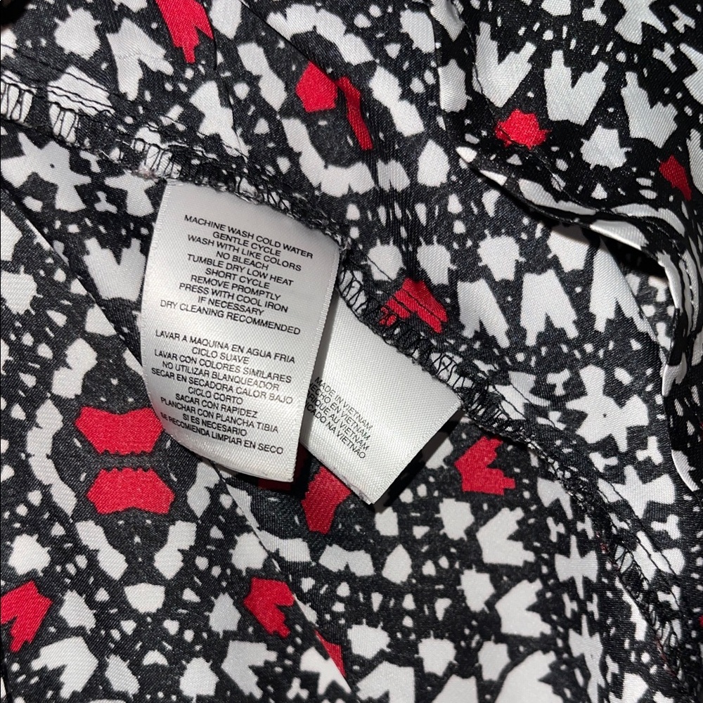 Nine West Black and Red Geometric Blouse - Picture 8 of 8